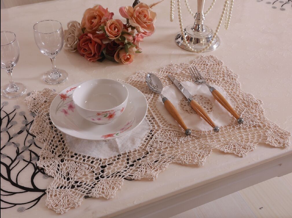 OctoRose Table Runner